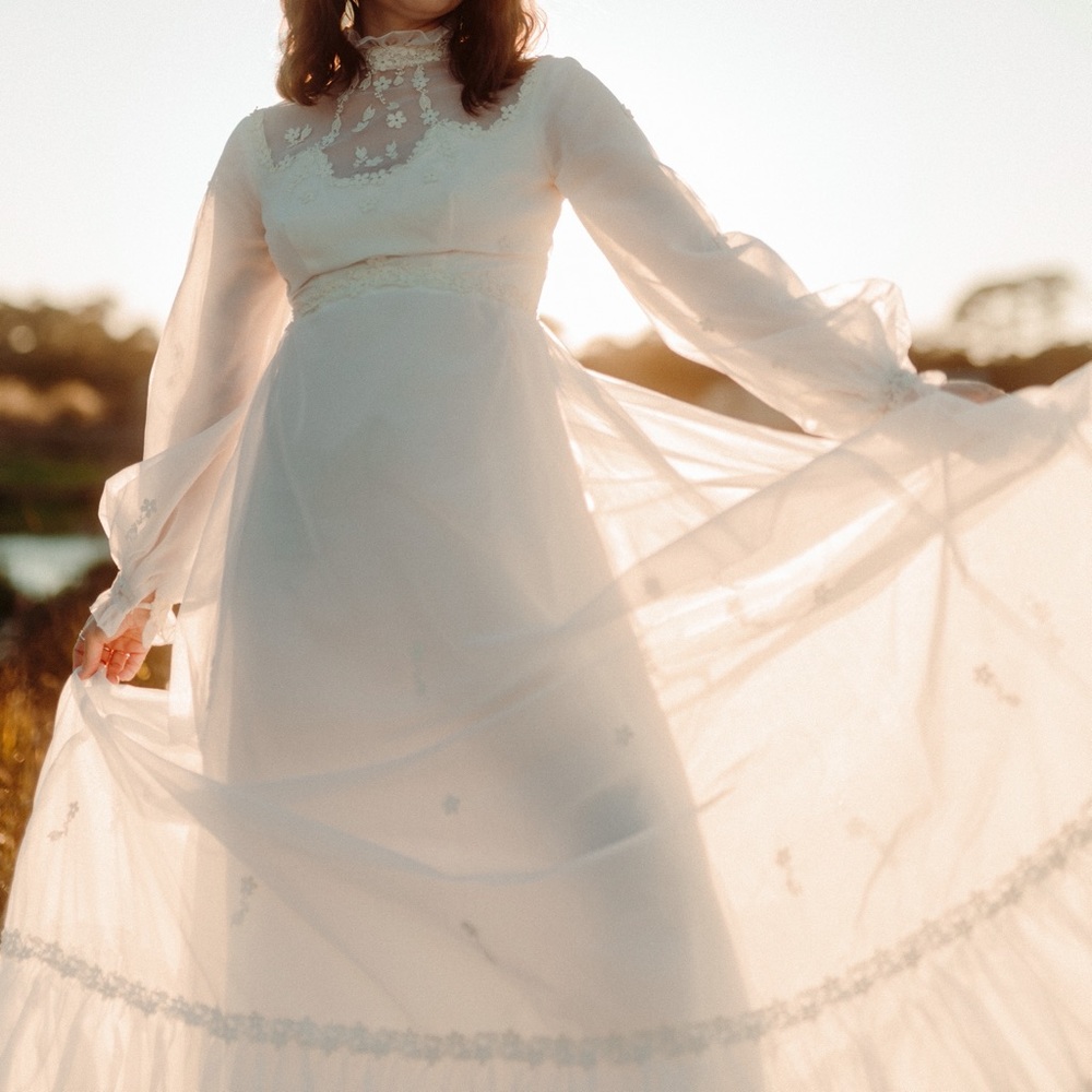 MOVING SALE Vintage 70s Crotchet & Chiffon Wedding Gown